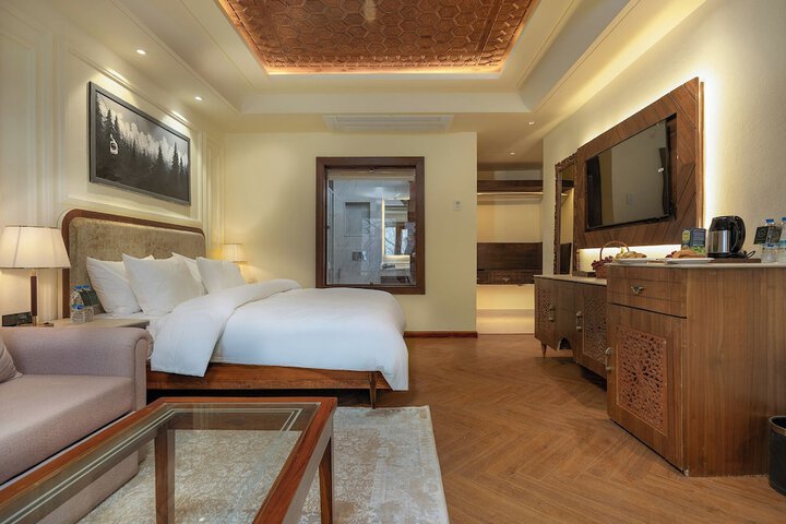 Room 15 of 49
