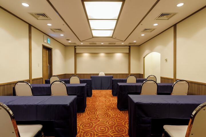 Ballroom/Hall 102 of 120
