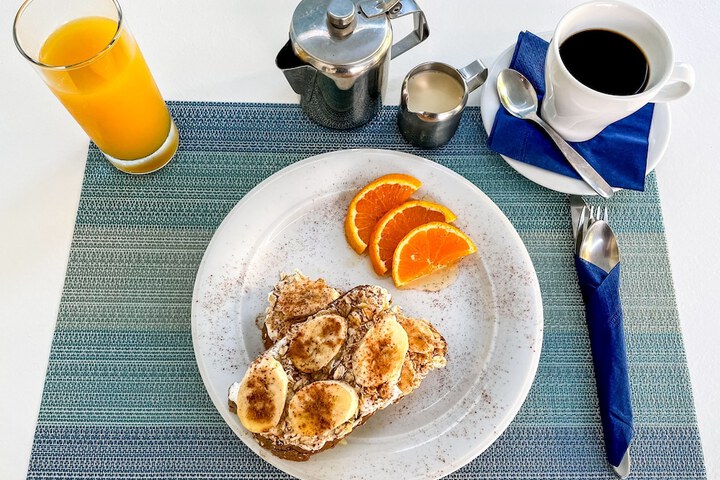 Breakfast/Coffee Service 40 of 63