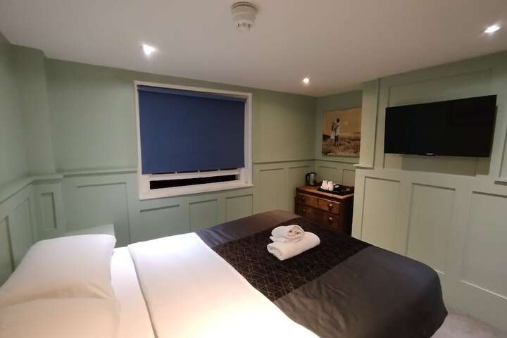 Room 16 of 52