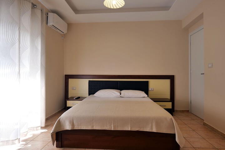 Room 49 of 108
