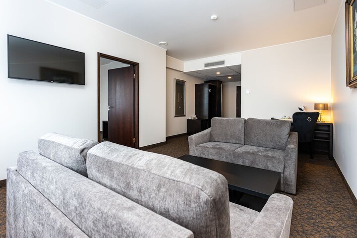 Room 20 of 37