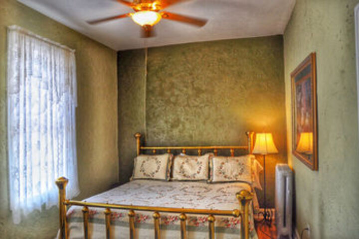 Room 43 of 77