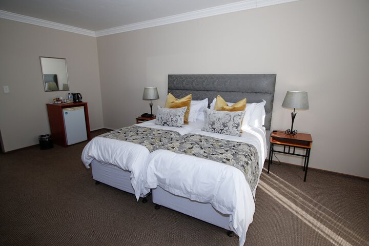 Room 2 of 25