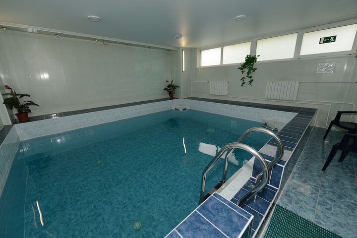 Pool 52 of 82