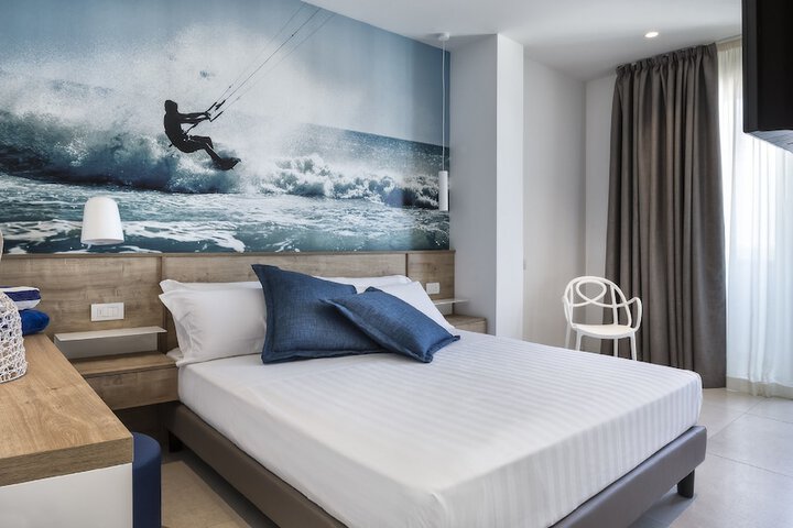 Room 12 of 79
