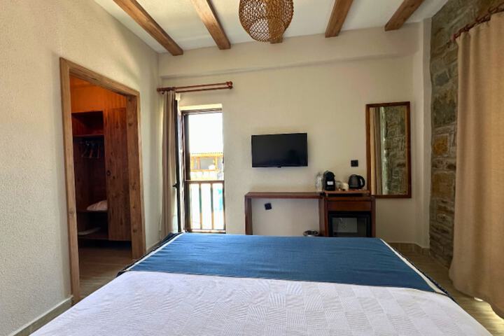 Room 6 of 20