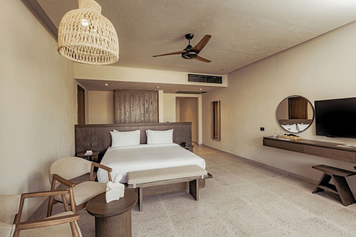 Room 11 of 150