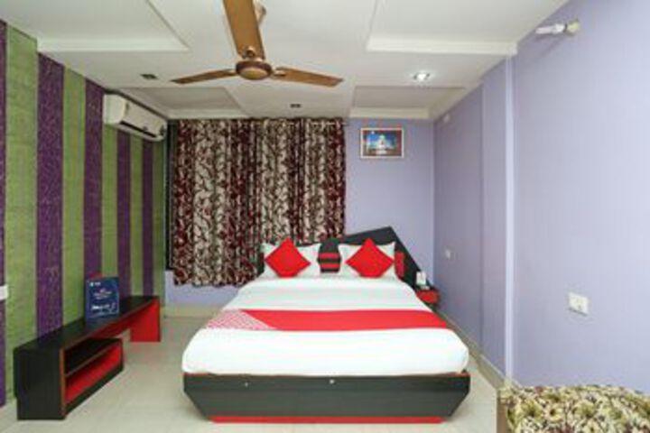 Room 12 of 30
