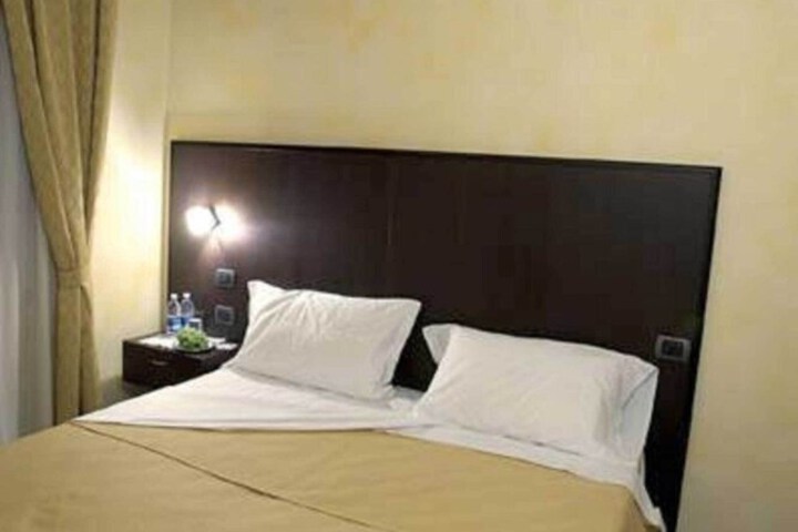 Room 5 of 39
