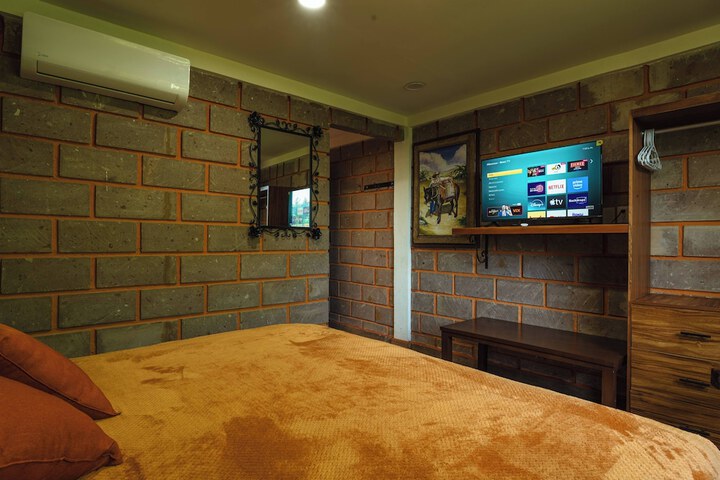 Room 6 of 71