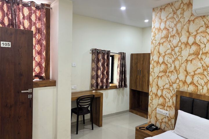Room 16 of 32