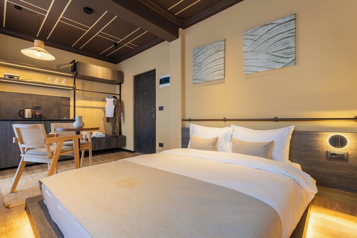 Room 46 of 79