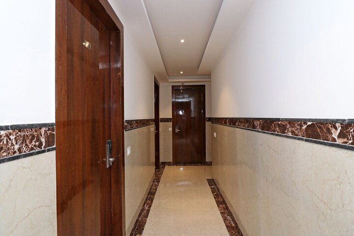 Ballroom/Hall 53 of 60