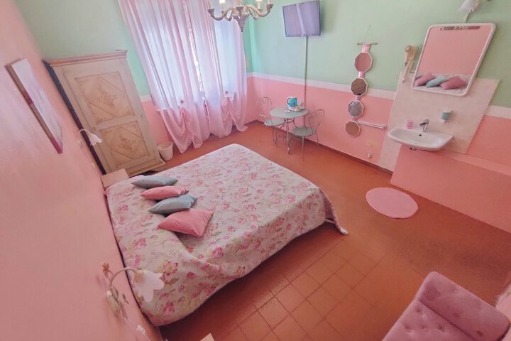 Room 53 of 140