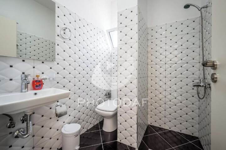 Room 15 of 31