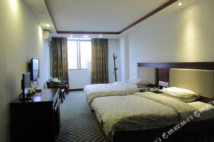 Longan Hotel