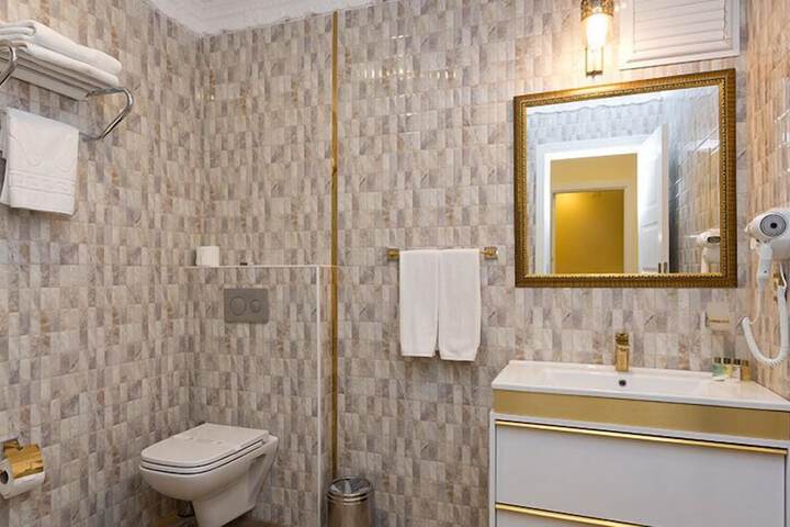 Room 23 of 30