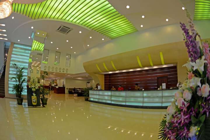 Entrance & Lobby