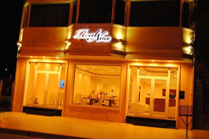 Hotel 4 of 30