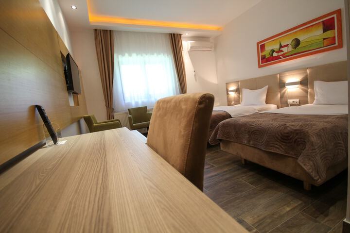 Room 10 of 35