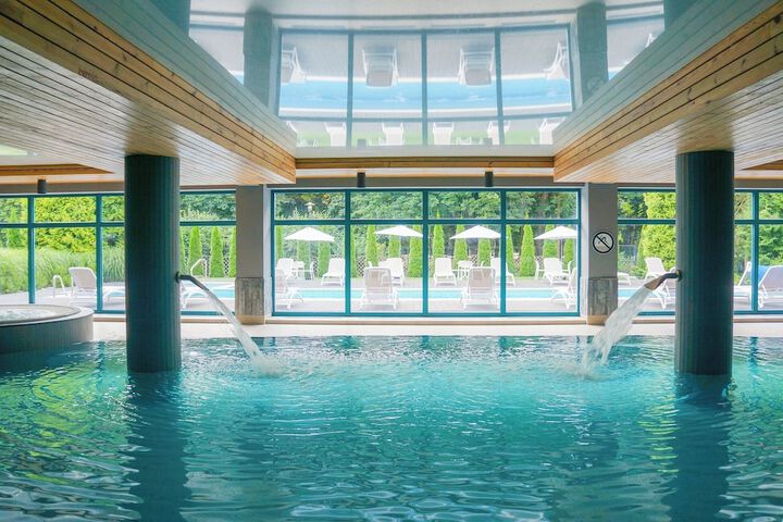 Hotel Pool
