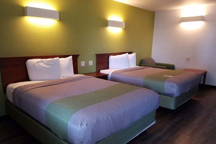 Room 28 of 82