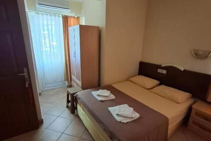 Room 3 of 13