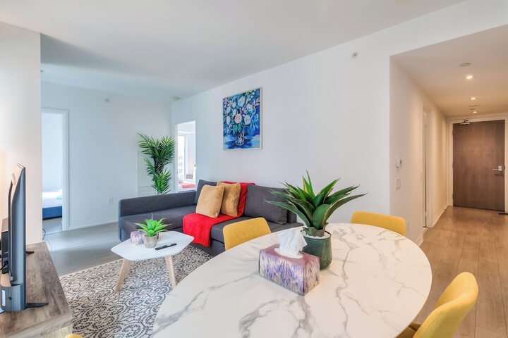 Room 105 of 340
