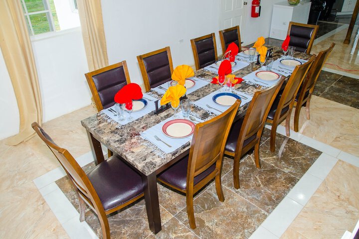 Dining 32 of 65