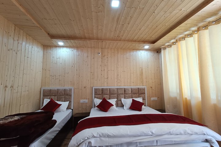 Room 17 of 38