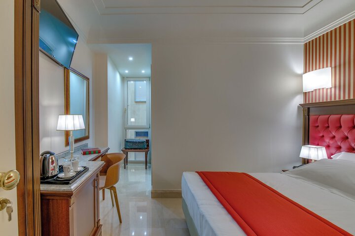 Room 42 of 87