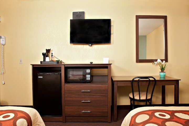 1 King Bed (15 of 45)
