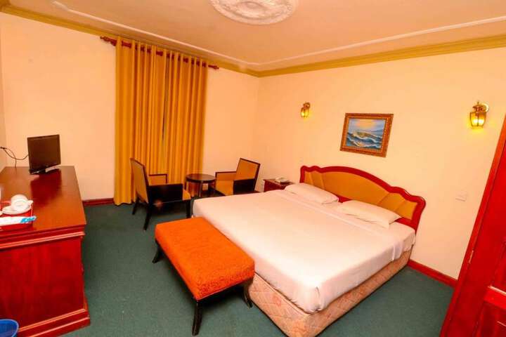 Room 13 of 29