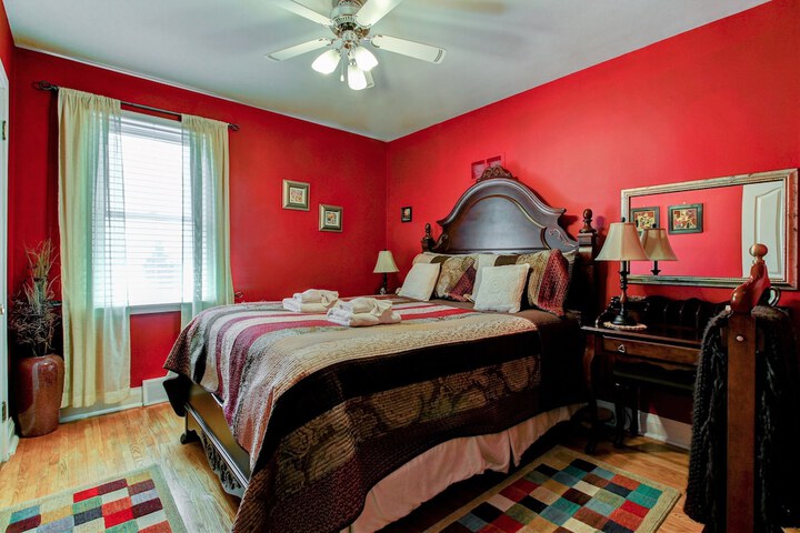Room 6 of 38