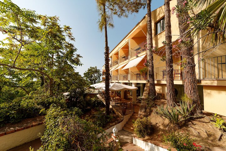 Hotel 240 of 249