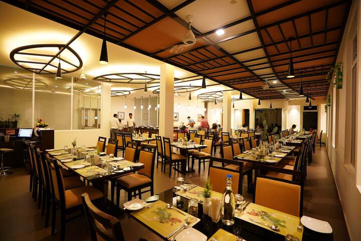 Dining 60 of 92