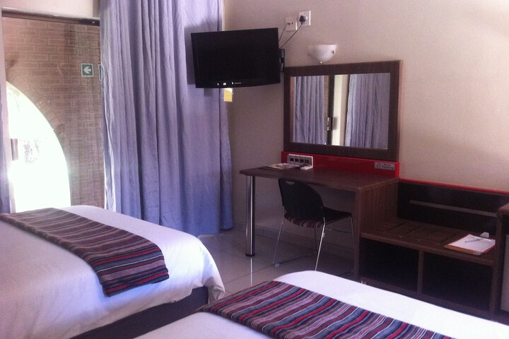 Room 12 of 30