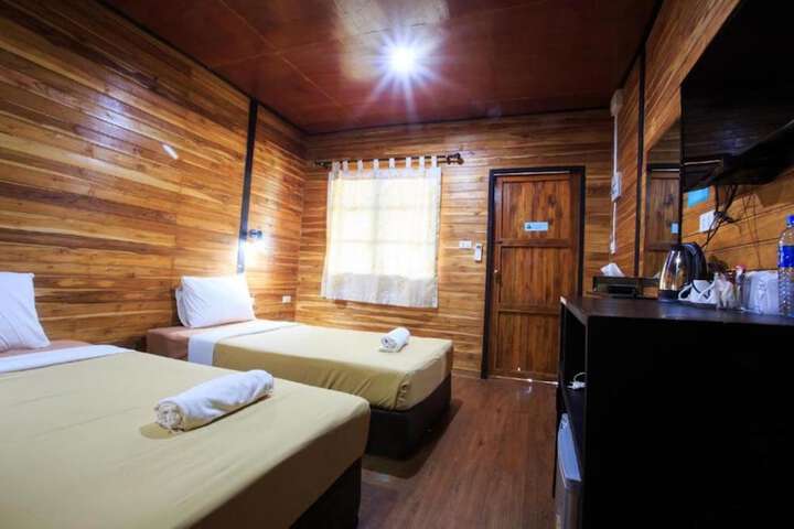 Room 17 of 119
