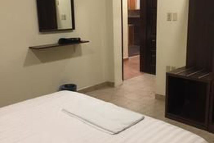 Room 13 of 25