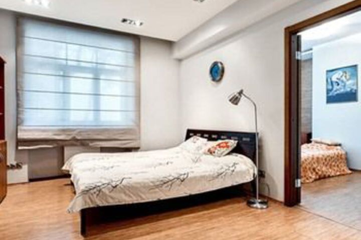 Room 11 of 21