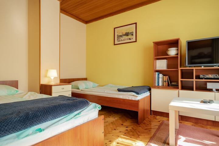 Room 5 of 62