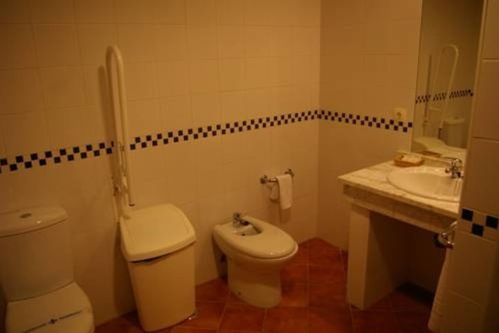 Room 4 of 10