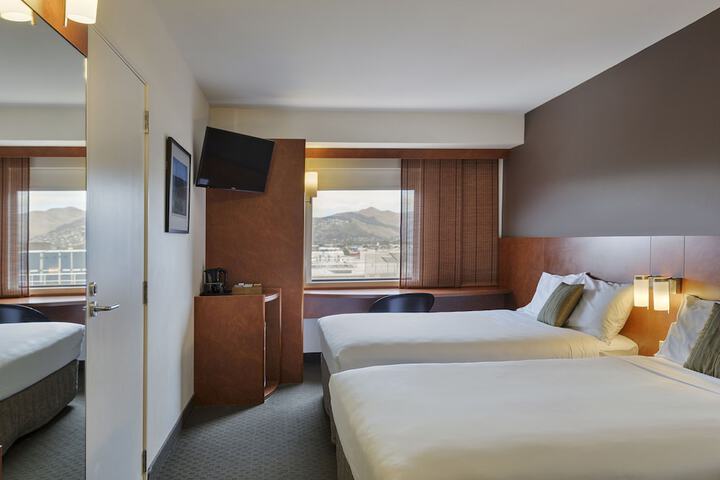Room 5 of 35