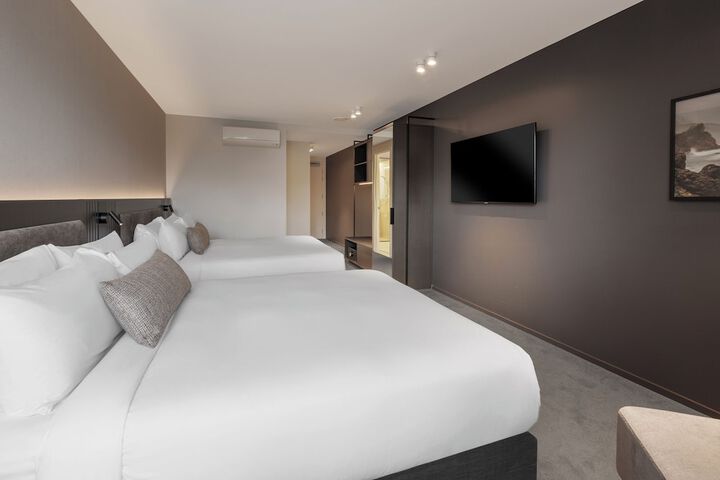 Room 12 of 50