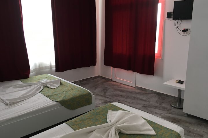 Room 17 of 37