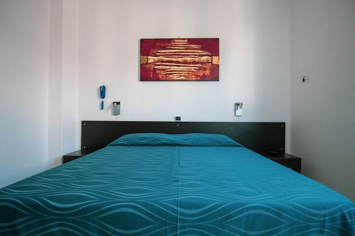 Room 21 of 37