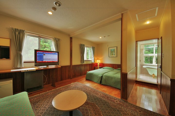 Room 8 of 36
