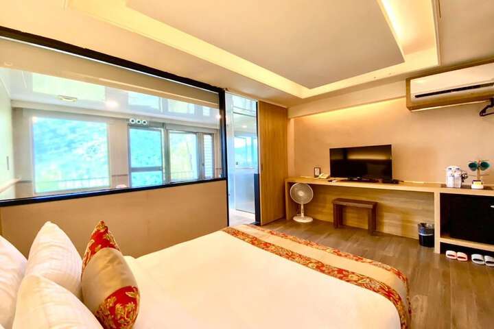 Room 21 of 64