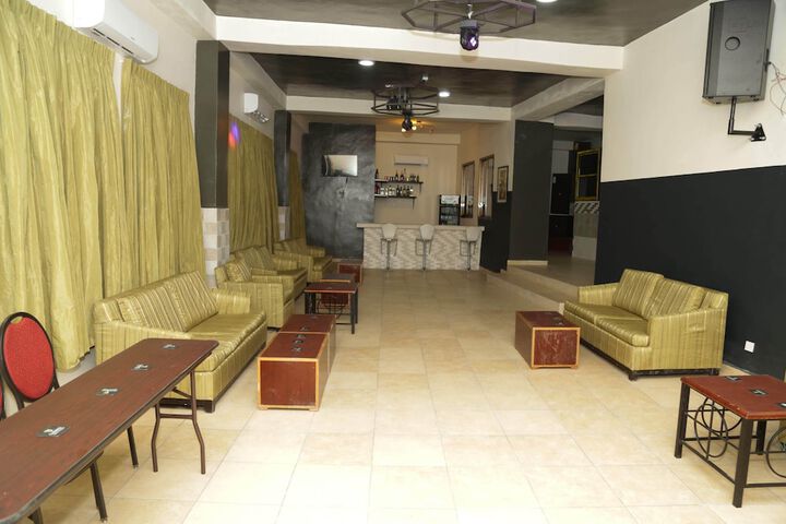 Ballroom/Hall 30 of 35